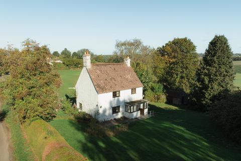 3 bed property, in Weston Under Penyard, £449,000