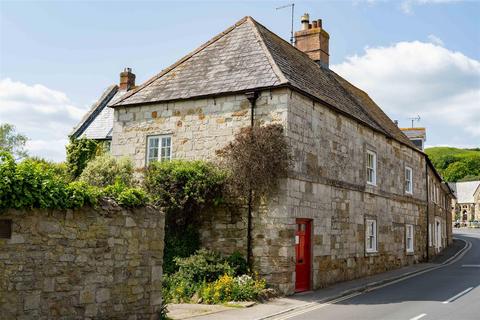 5 bed property, in Market Street, £785,000