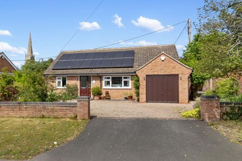 2 bed property, in 17 Minge Lane, £425,000
