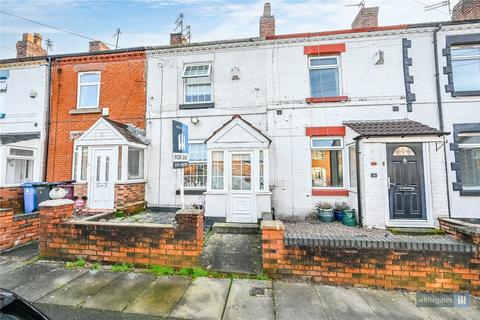 2 bed property, in Beech Road, £125,000