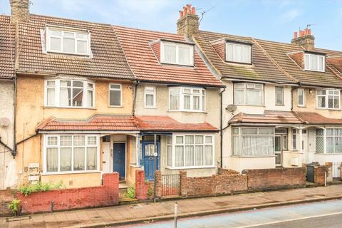 4 bed property, in High Street Colliers Wood, £599,950