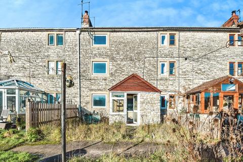 3 bed property, in Lower Whitelands, £225,000