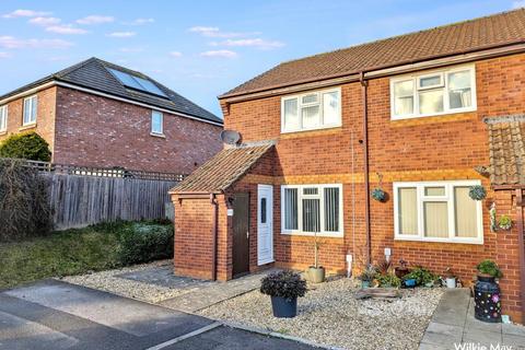 2 bed property, in Teal Road, £215,000