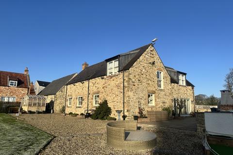 4 bed property, in Lodge Farm, £799,995