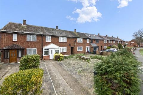 3 bed property, in Cobham Road, £525,000