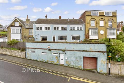 4 bed property, in Terminus Road, £350,000
