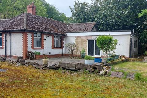 3 bed property, in Old Office Road, £300,000