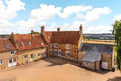 12 bed property, in High Street, £2,000,000