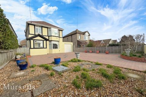 4 bed property, in Lulworth Avenue, £550,000