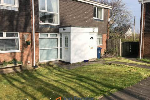 2 bed property, in Skelton Court, £85,000