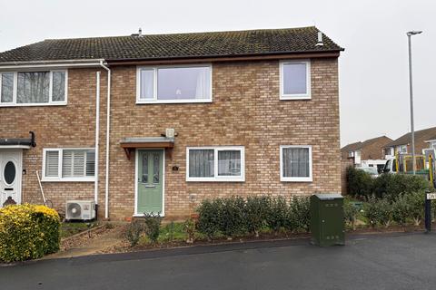 4 bed property, in Hayling Avenue, £350,000