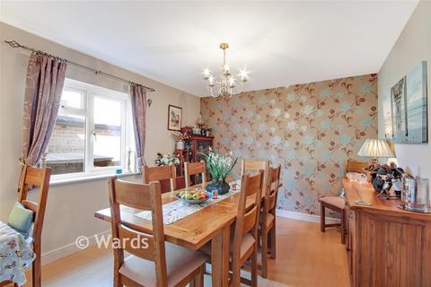 4 bed property, in Hartley Road, £525,000