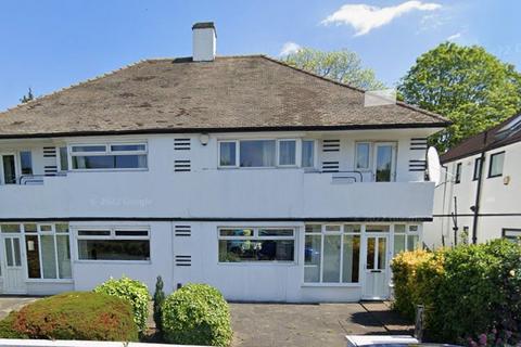 4 bed property, in Beverley Way, £850,000
