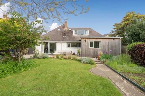 4 bed property, in Ash Hayes Road, £800,000
