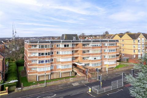 1 bed property, in The Drive, £300,000