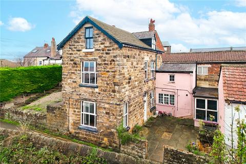 5 bed property, in Raw Gap, £325,000
