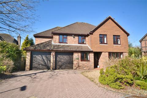5 bed property, in Barkworth Way, £895,000