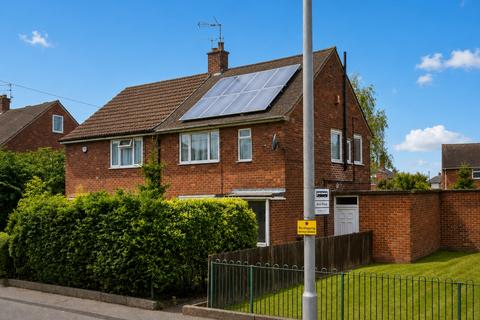 3 bed property, in Southcoates Lane, £140,000
