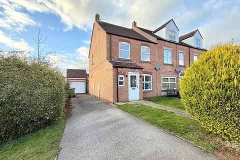 3 bed property, in Constantine Crescent, £190,000