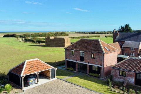 3 bed property, in Cleeton Lane, £555,000