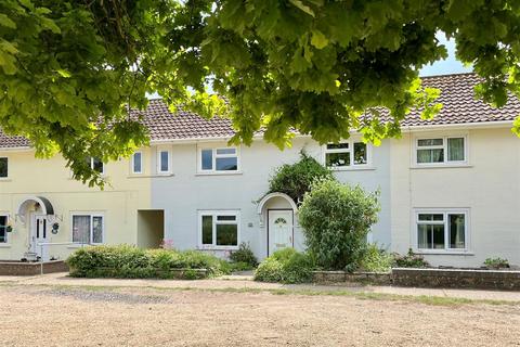 3 bed property, in Coronation Square, £325,000