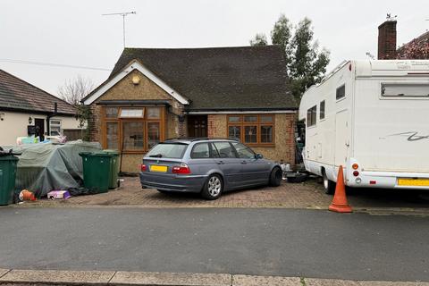 7 bed property, in Station Crescent, £599,950