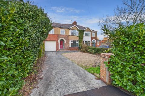 3 bed property, in Welton Road, £350,000