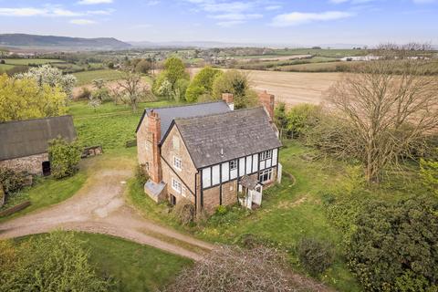 5 bed property, in Upton Bishop, £650,000