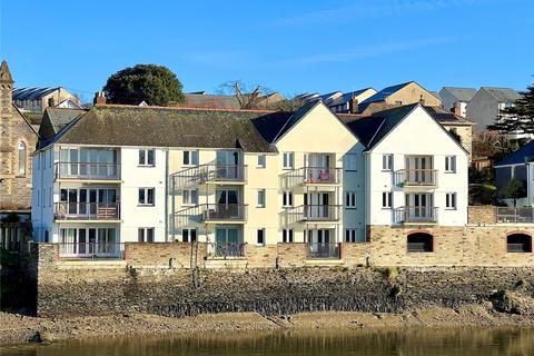 2 bed property, in Egloshayle Road, £365,000