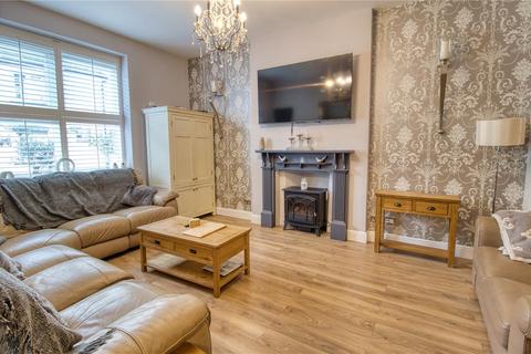 5 bed property, in Victoria Street, £499,950