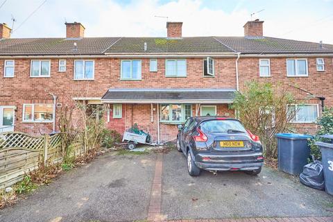 3 bed property, in East Close, £220,000