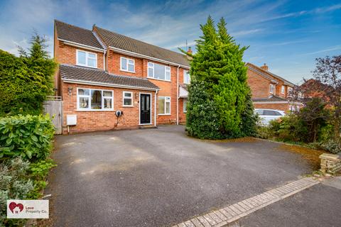 4 bed property, in Poplar Road, £610,000