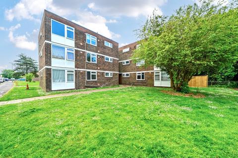 2 bed property, in Juniper Square, £170,000