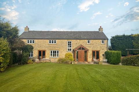 4 bed property, in West Pastures, £895,000