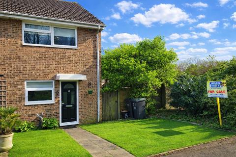 2 bed property, in Keats Road, £210,000