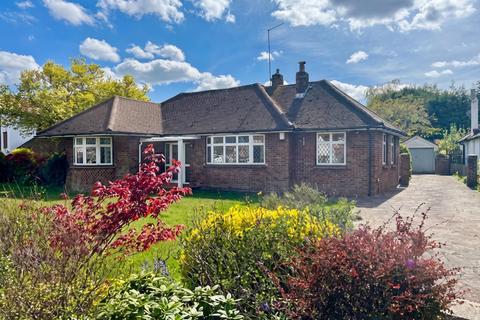 3 bed property, in Barnard Close, £980,000