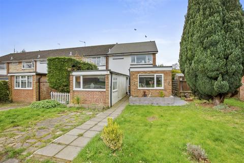 4 bed property, in Bowler Lea, £475,000