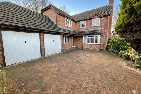 5 bed property, in Greenside Park, £615,000