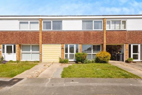 4 bed property, in Maisemore Gardens, £450,000