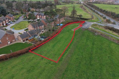 Land, in Land North West Of Fulbeck Grange, £250,000