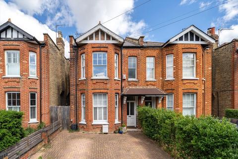 3 bed property, in Haydon Park Road, £650,000