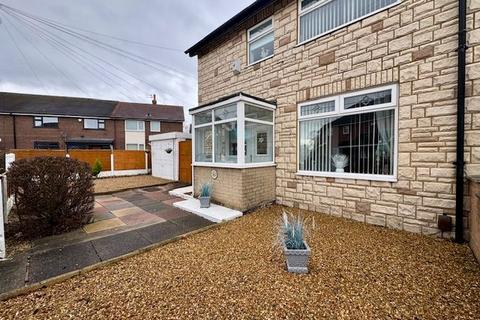 2 bed property, in Coxton Road, £275,000