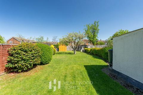 3 bed property, in Beechwood Avenue, £875,000