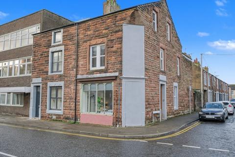 4 bed property, in Chapel Street, £130,000