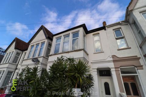 6 bed property, in Windermere Road, £420,000