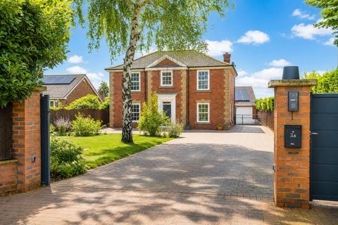 4 bed property, in Selby Road, £725,000