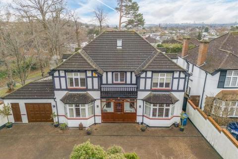7 bed property, in Elms Road, £1,300,000