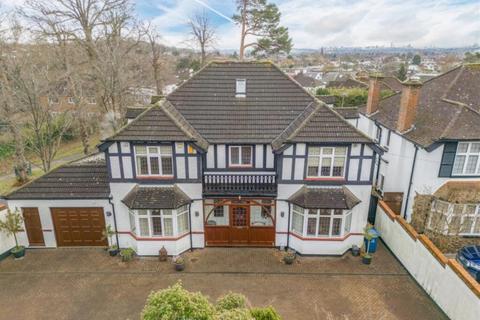 7 bed property, in Elms Road, £1,300,000