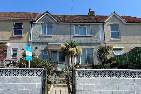 3 bed property, in Falmouth TR11, £250,000