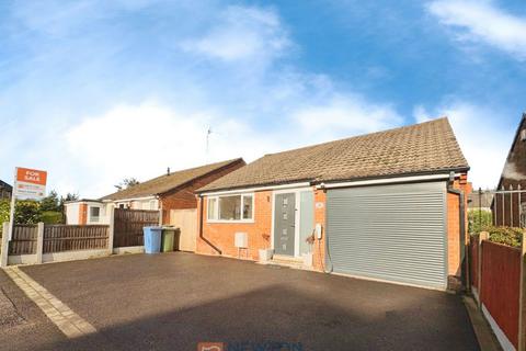 3 bed property, in Waverley Road, £275,000